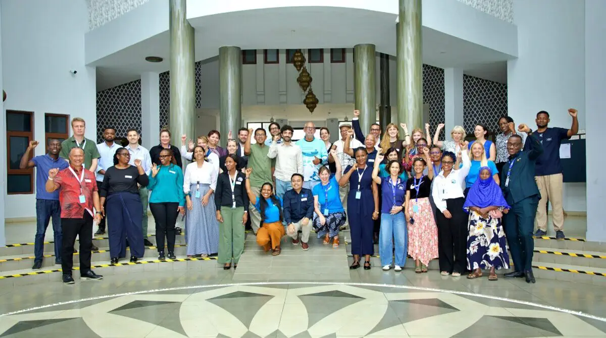 Representatives of small-scale fishers’ associations, Indigenous Peoples’ organizations, youth networks and civil society groups gathered at the RISE UP working session during the 11th Our Ocean Conference in Mombasa, Kenya.